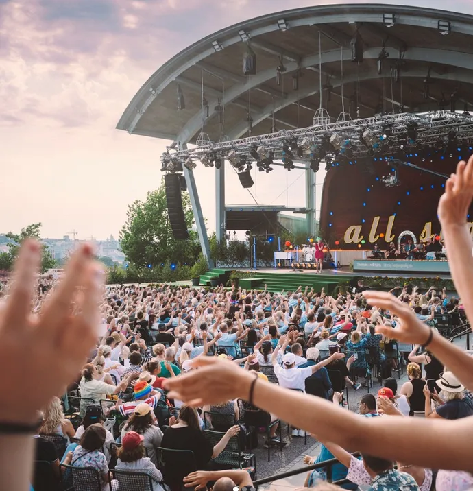 Allsång på Skansen – sommarens gladaste tradition
