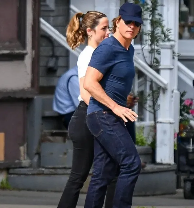 Vad händer mellan Ana de Armas och Tom Cruise