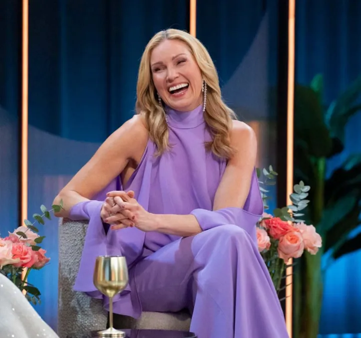 Jessica Almenäs som programledare