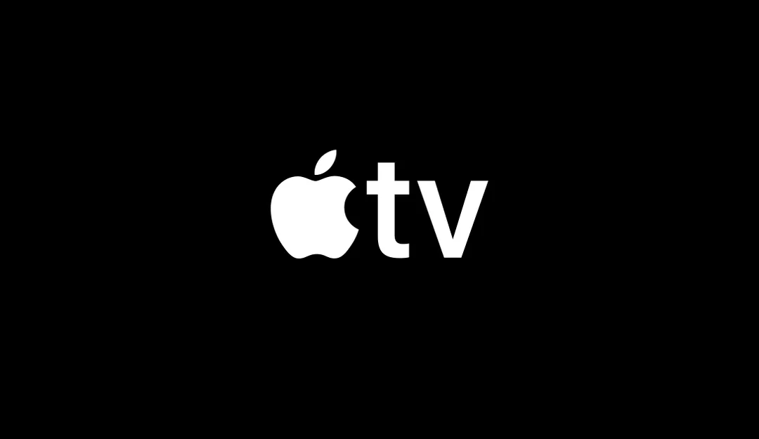 Platt-TV i modernt vardagsrum med fjärrkontroll i förgrunden